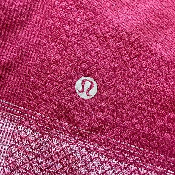 Lululemon Seamlessly Street Crop leggings size 6 - Picture 4 of 7